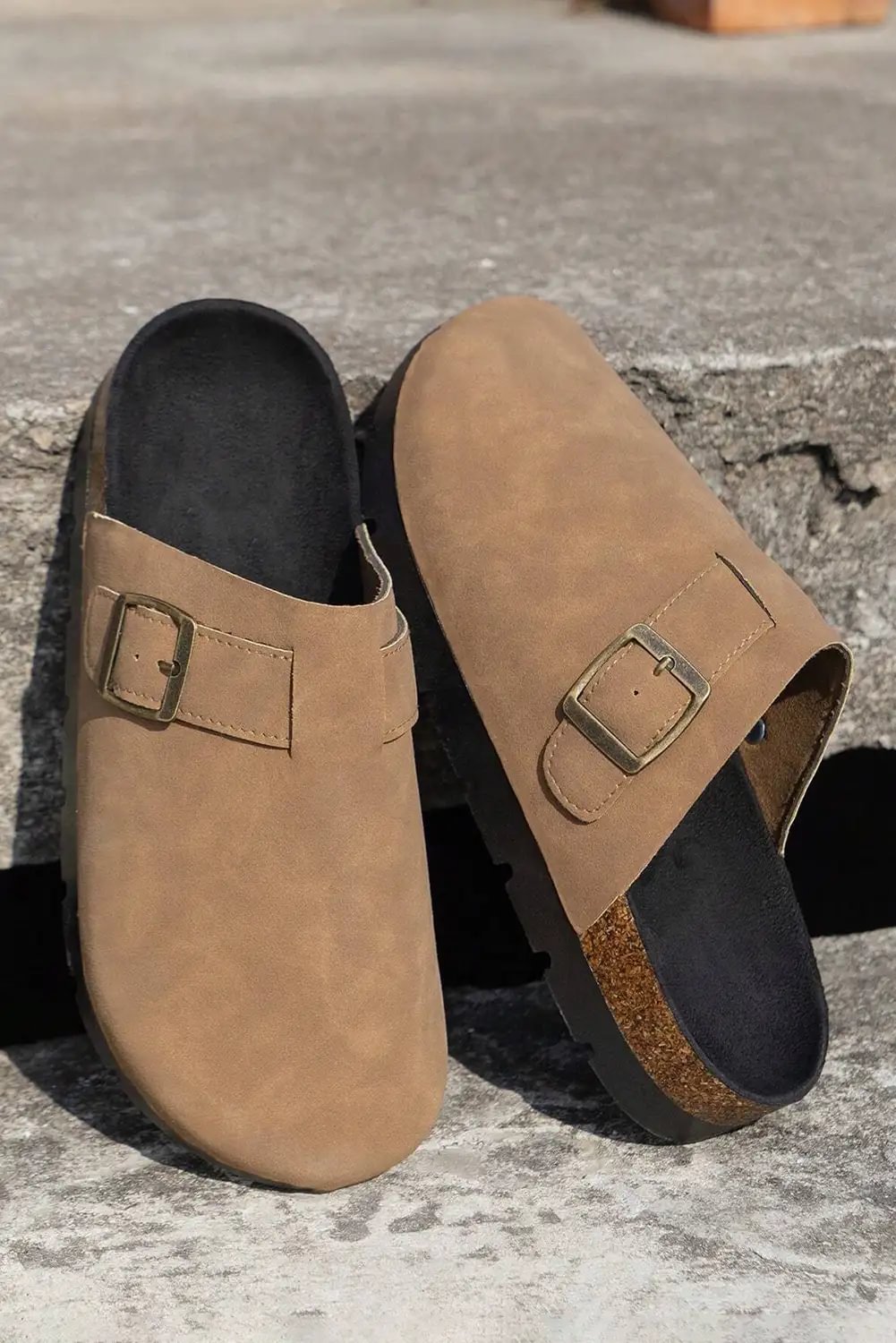 Casually Elegant Slippers with a Refined Edge