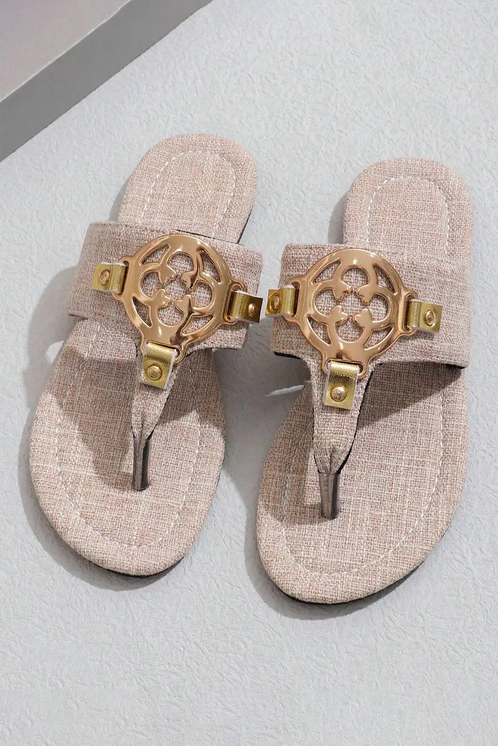 Casually Elegant Slippers with a Refined Edge
