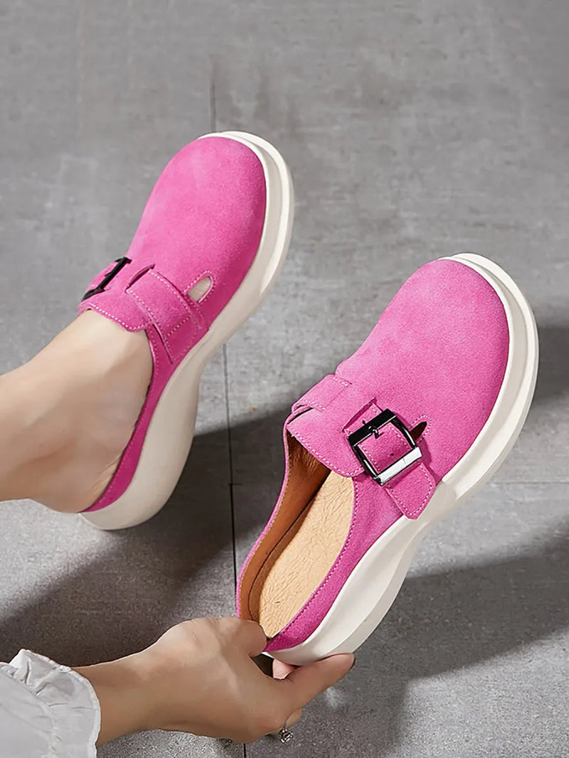 Elegantly Styled Slippers for Everyday Wear