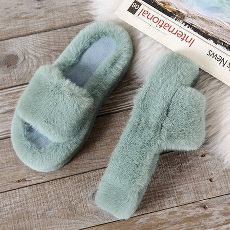 Casually Elegant Slippers with a Refined Edge