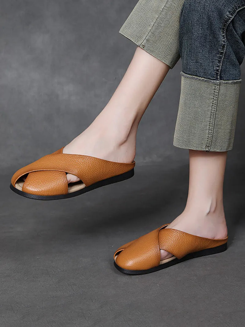 Elegantly Styled Slippers for Everyday Wear