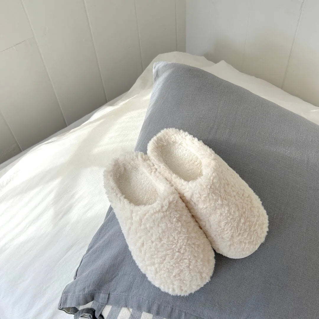 Finely Styled Slippers with a Classic Vintage Look