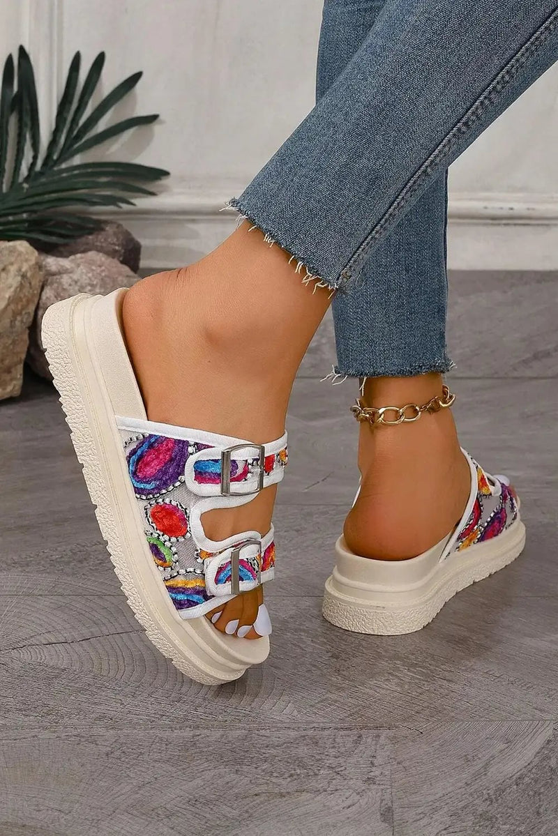 Elegantly Styled Slippers for Everyday Wear