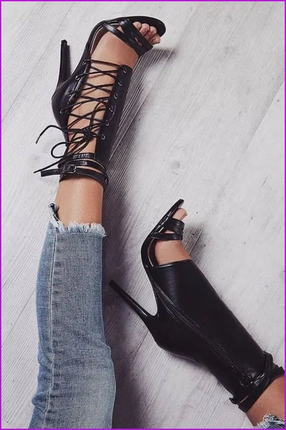 Effortlessly Elegant Sandals with a Timeless Design