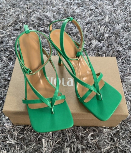 Finely Styled Heels with a Classic Vintage Look
