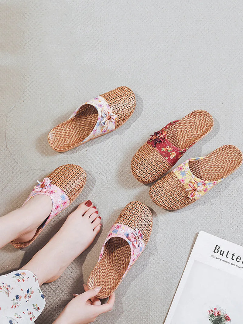 Effortlessly Elegant Slippers with a Timeless Design