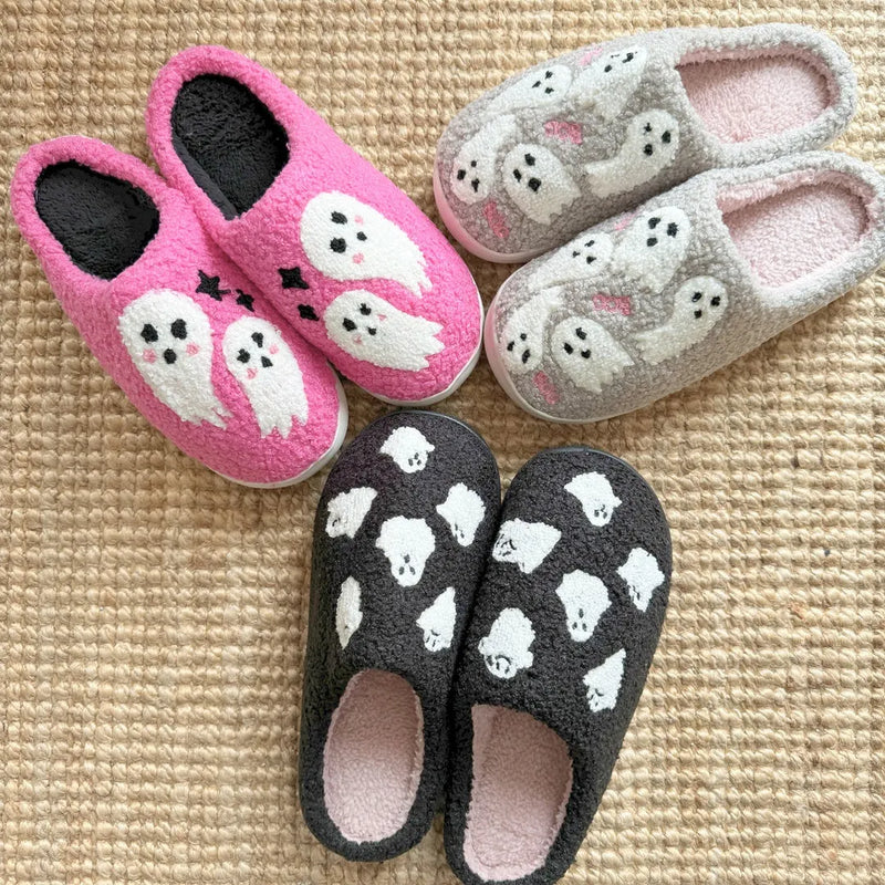 Finely Styled Slippers with a Classic Vintage Look