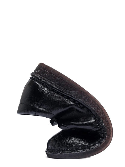 Effortlessly Elegant Shoes with a Timeless Design