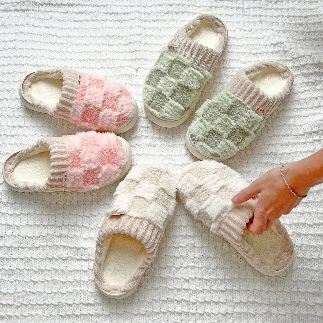 Finely Styled Slippers with a Classic Vintage Look