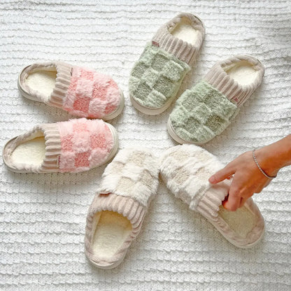 Finely Styled Slippers with a Classic Vintage Look