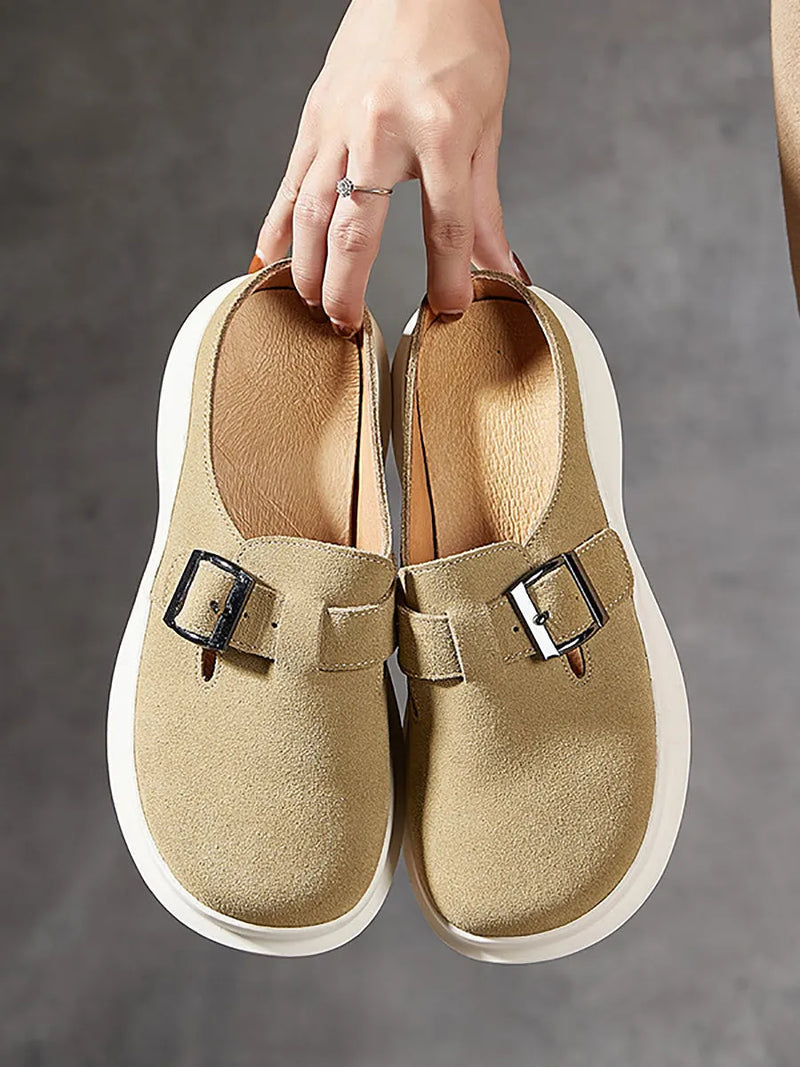 Elegantly Styled Slippers for Everyday Wear