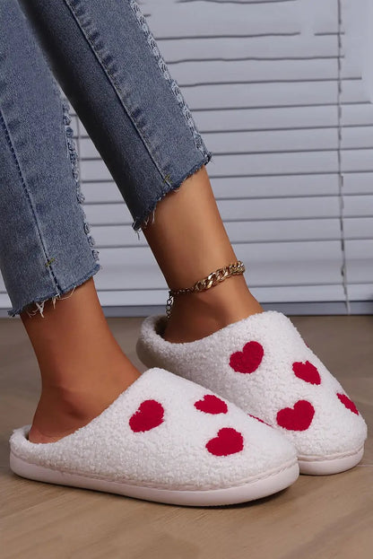 Effortlessly Elegant Slippers with a Timeless Design