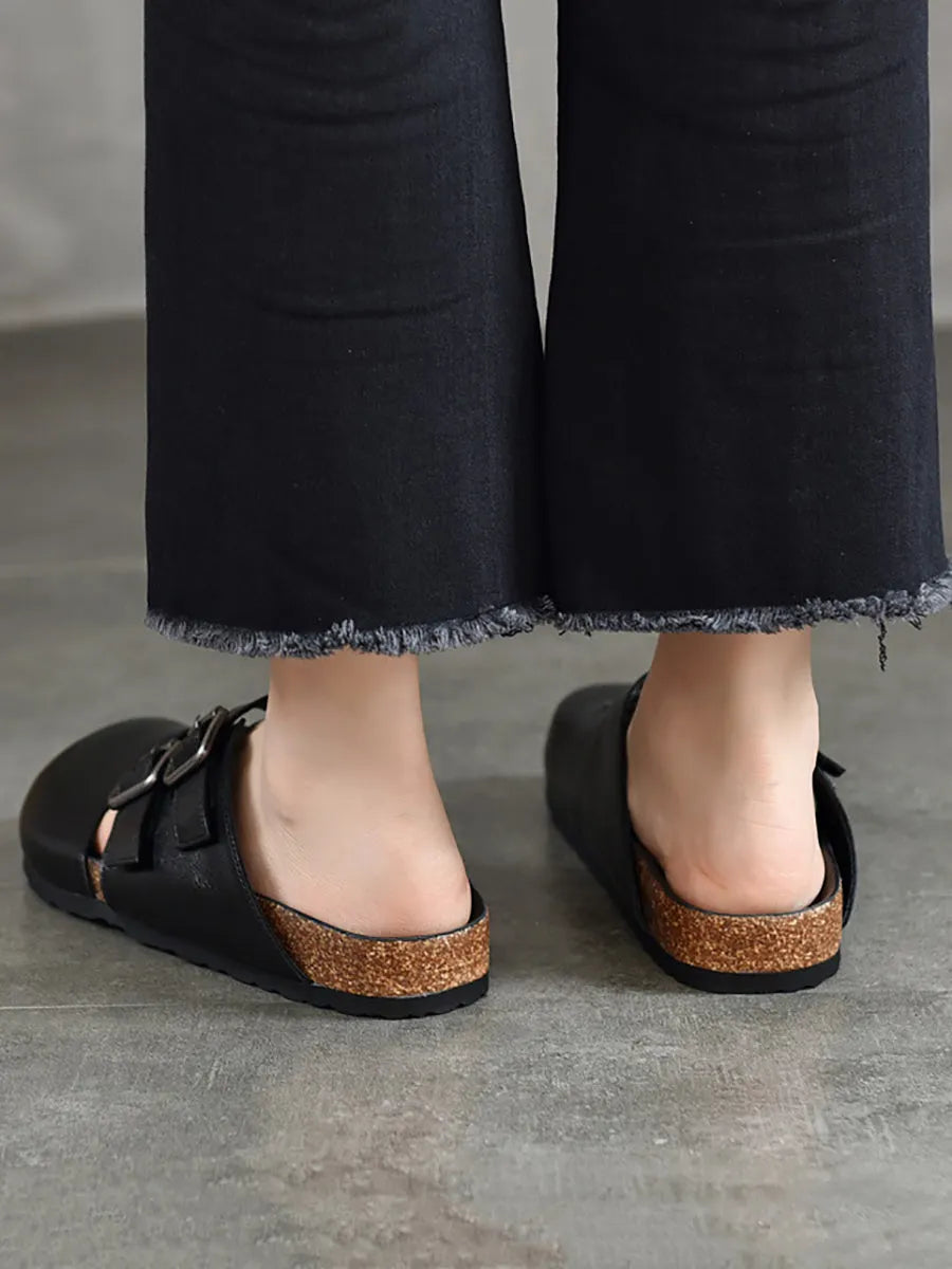 Effortlessly Elegant Slippers with a Timeless Design