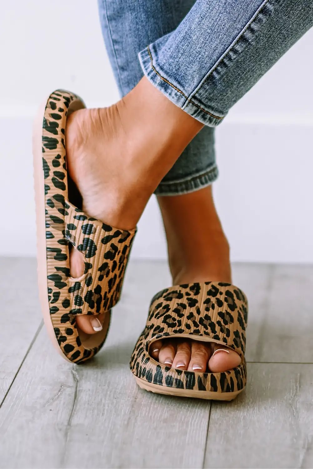 Beautifully Finished Slippers in a Timeless Design