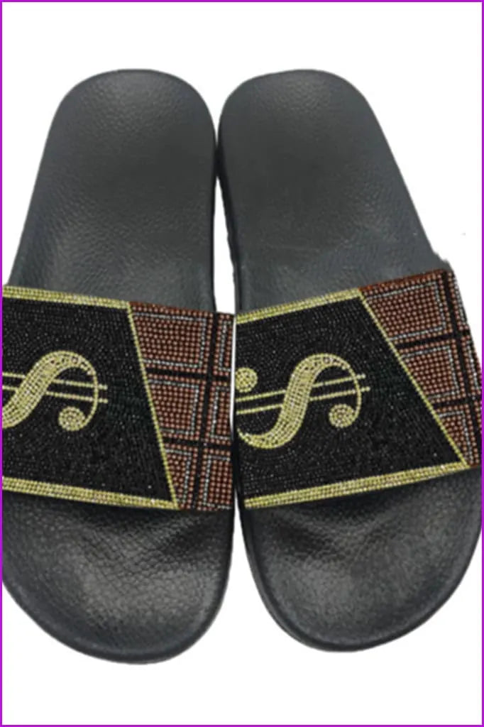 Elegantly Styled Slippers for Everyday Wear
