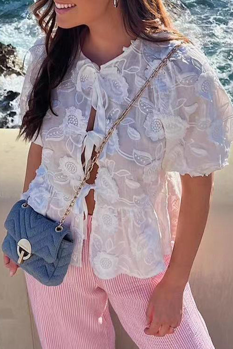 Sweet Lace Frenulum With Bow O Neck Tops