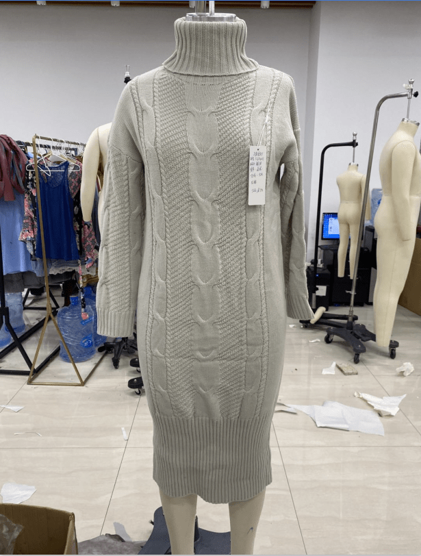 JO | Loose, twisted knit turtleneck sweater 2024