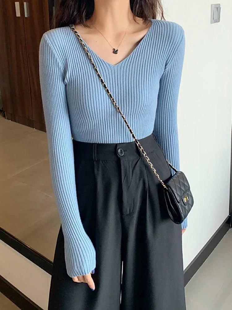 JO | Basic knitted V-neck sweater