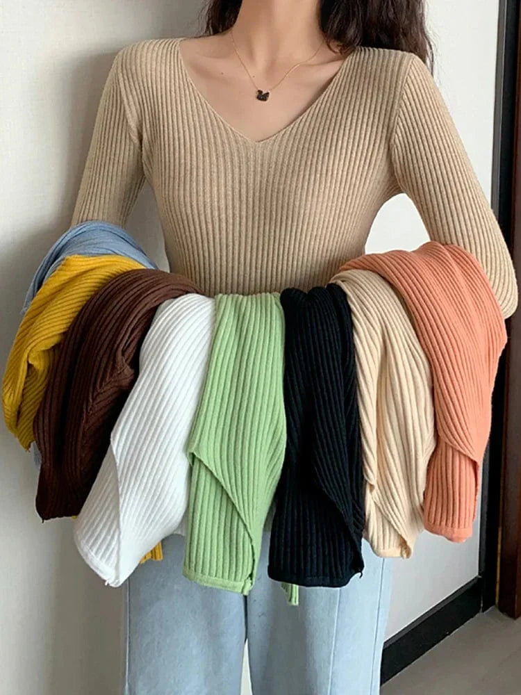 JO | Basic knitted V-neck sweater