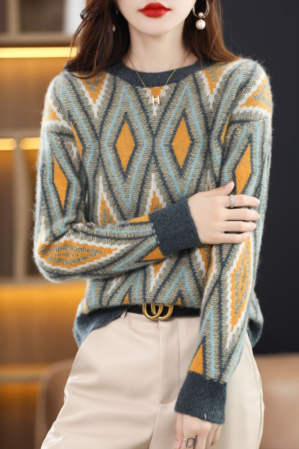 JO | Round neck knitted sweater 2024