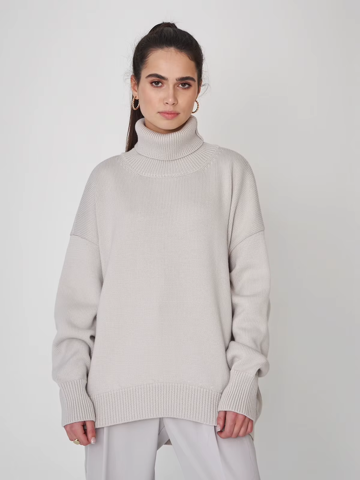 JO | MW - Cozy oversized sweater with turtleneck